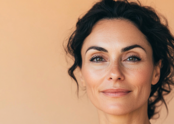Cause ormonali dell’acne: come identificarle e curarle