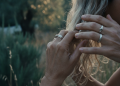 auto-capelli-dopo-il-mare-come-riparare-danni-sole-sale-1790388304246.png